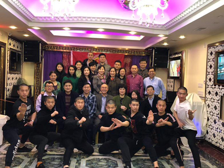 美國河南同鄉(xiāng)會和河南文化藝術(shù)團全家福 美國河南同鄉(xiāng)會和河南文化藝術(shù)團全家福