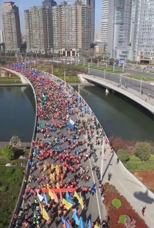 鳴槍開炮，奔跑吧，寶貝！