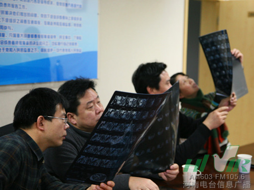 節(jié)目前，會診已經(jīng)開始