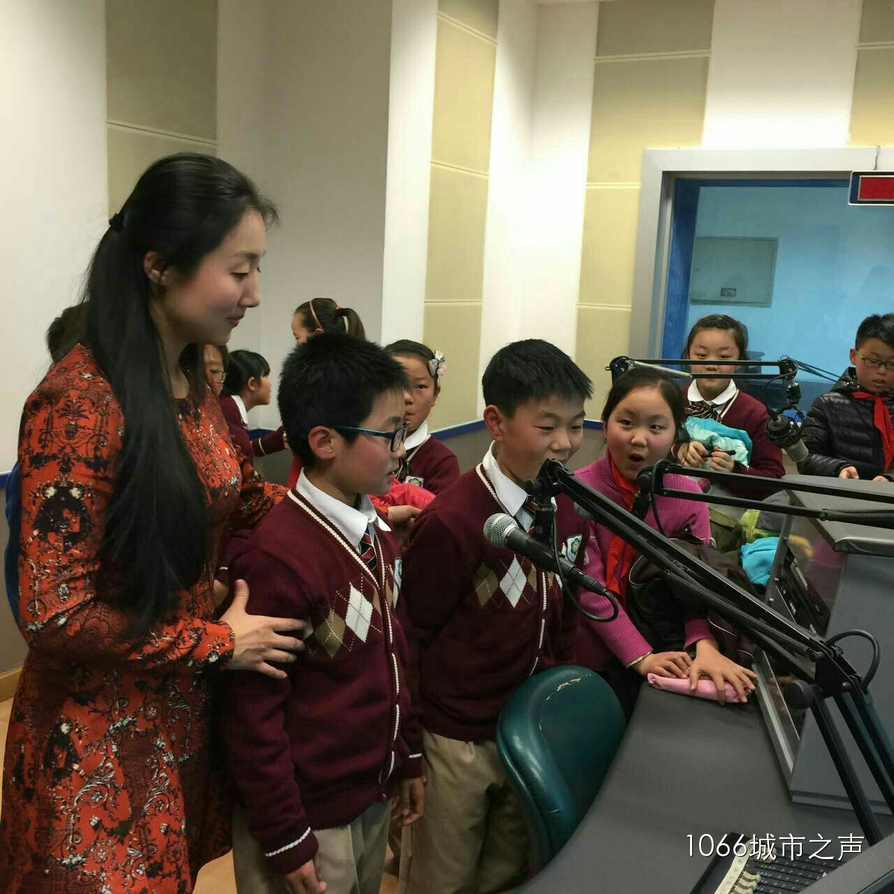 “好激動，好激動”！天天上學(xué)、放學(xué)都從廣播大廈經(jīng)過，今天終于進(jìn)來了！