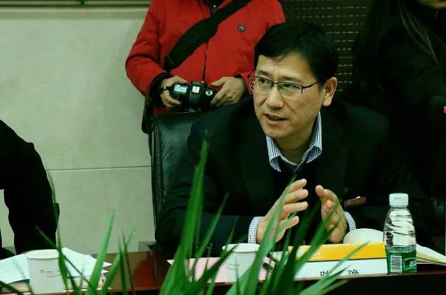 互動結束后華潤燃氣的陳豫總也對各位達人們提出的問題一一作出解答，可是讓大家伙兒們相當滿意呢！