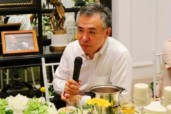 就藝術(shù)品投資收藏、人工智能、基因檢測等話題，劉東曉博士一一做了分析講解。