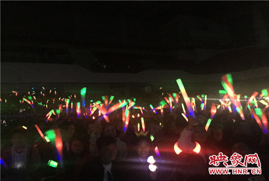 當晚現(xiàn)場約2500個座位全場爆滿，還有全國各地歌迷會趕來的歌迷們。