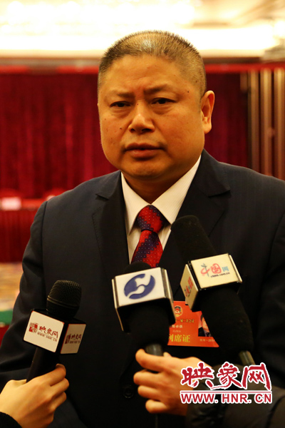 全國(guó)政協(xié)委員，河南弘昌集團(tuán)、信陽(yáng)毛尖集團(tuán)董事長(zhǎng)陳世強(qiáng)