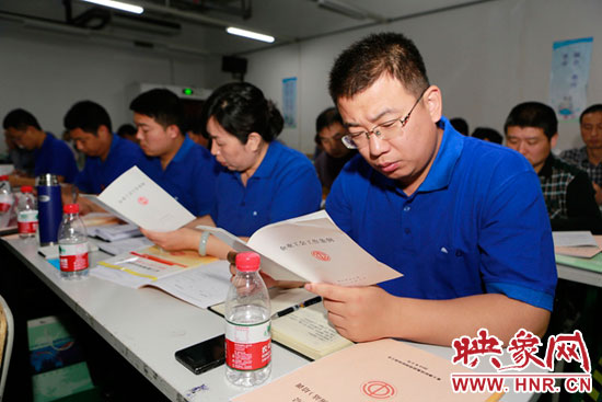 5月15日上午，全國總工會(huì)送教到基層-富士康工會(huì)干部（河南站）培訓(xùn)班在富士康鄭州科技園開班。