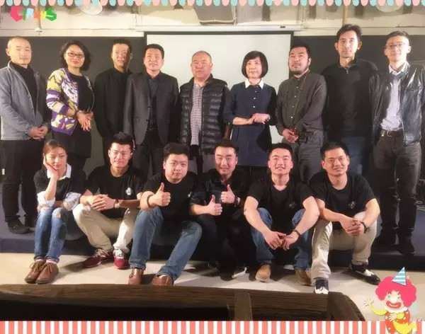 逗比的姑娘小伙兒也可以好好拍照哦！