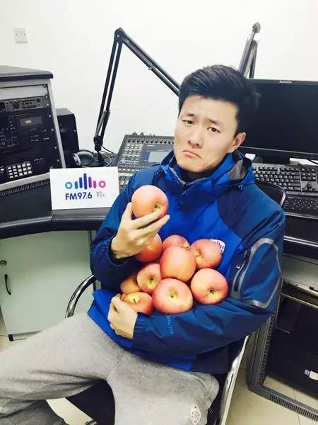 看來，我真的要裸了……