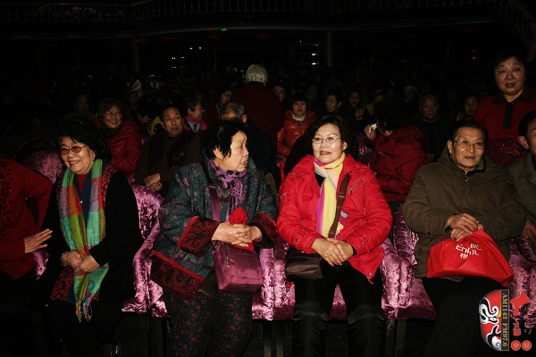 豫劇《朝陽溝》銀環(huán)媽扮演者、著名豫劇表演藝術(shù)家楊華瑞，著名豫劇表演藝術(shù)家王素君