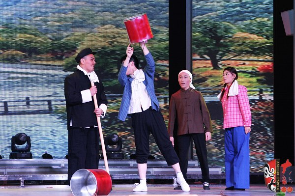 第五場，素雅青年豫劇團(tuán)徐國言飾老支書