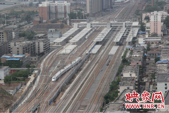 本次運(yùn)行試驗(yàn)由2列CRH2A型動(dòng)車組擔(dān)當(dāng)，計(jì)劃試驗(yàn)速度為每小時(shí)200公里。