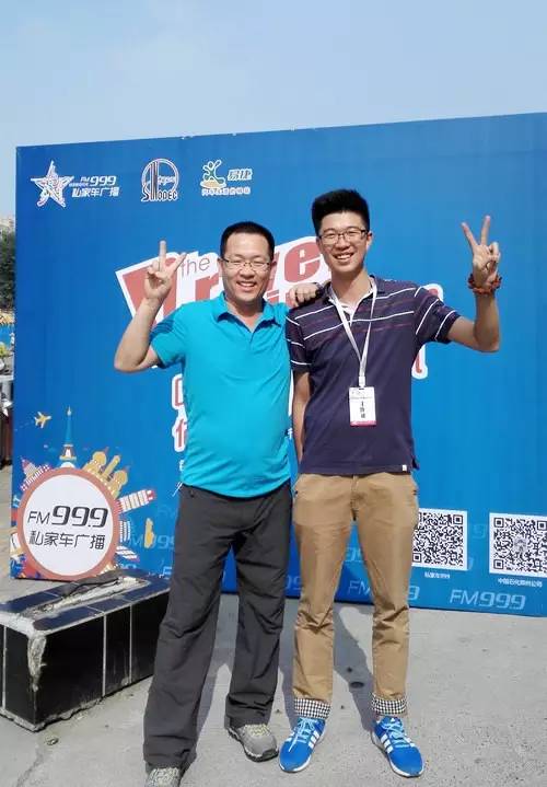 主播鄭強(qiáng)，這兩條大長(zhǎng)腿，恩…適合去學(xué)游泳