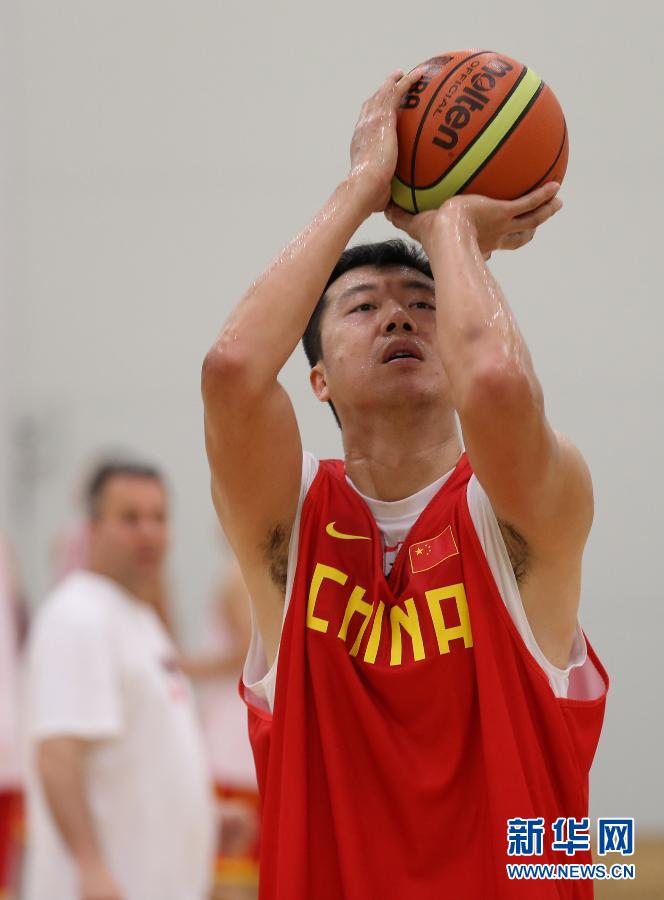 中國(guó)男籃進(jìn)行首次適應(yīng)性訓(xùn)練 中國(guó)男籃進(jìn)行首次適應(yīng)性訓(xùn)練