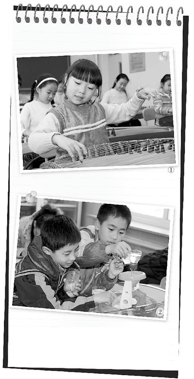 　圖1：鐵路五小古箏社團的孩子們正在演奏《高山流水》，圖2：科學(xué)課上，孩子們正在探索水的秘密。
