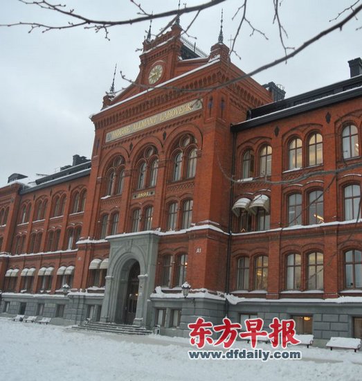 2011諾貝爾文學(xué)獎(jiǎng)得主:用深邃的灰色眼睛說(shuō)話 2011諾貝爾文學(xué)獎(jiǎng)得主:用深邃的灰色眼睛說(shuō)話