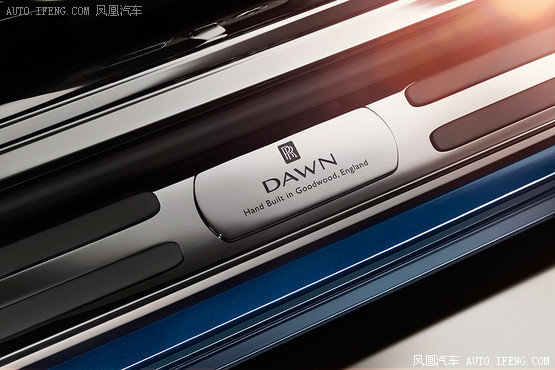 四座敞篷勞斯萊斯曜影將在廣州車(chē)展發(fā)布