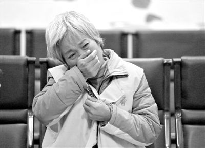 11月20日，河南省鹿邑縣法院，武文英涉嫌故意殺人被審。