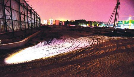 鄭州執(zhí)法部門夜查工地 保護“鄭州藍”