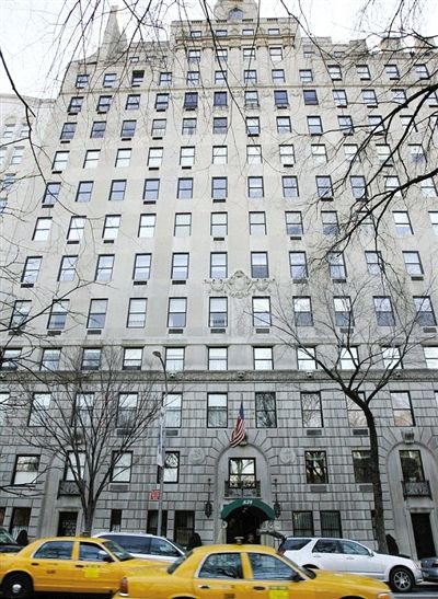 　　2005年，兩人以4400萬美元購入紐約市一套豪宅，裝修花了5000萬。