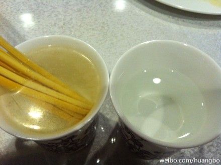 圖片來自黃渤、河北李虎微博