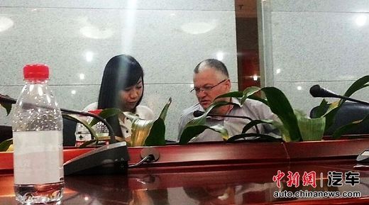 車主提供在維權(quán)過程中接觸德國技術(shù)人員的照片。