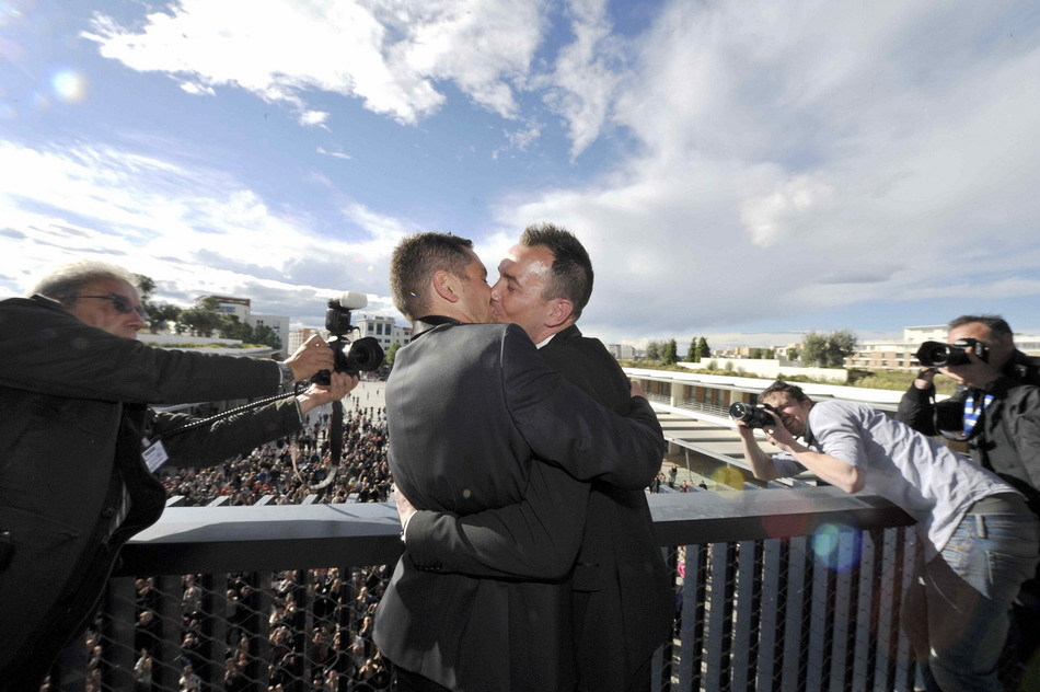 法國舉行首場(chǎng)合法同性婚禮