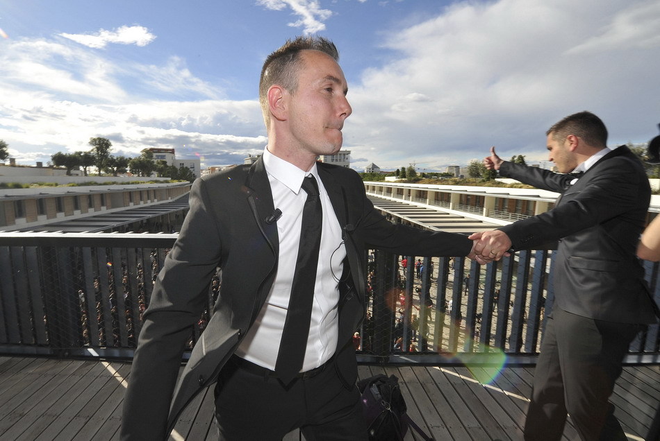 法國舉行首場(chǎng)合法同性婚禮