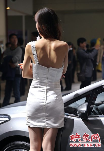 雖然進入深秋，車模依然“輕裝”上場。