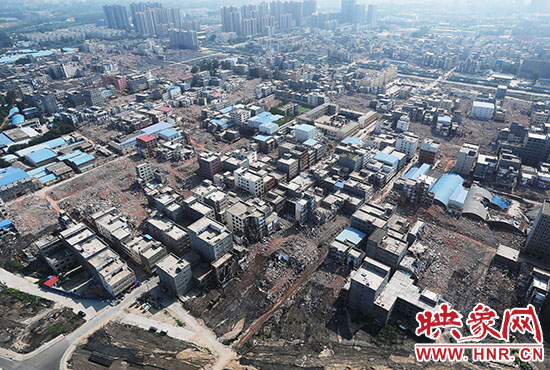 震驚！航拍鄭州城中村拆遷 宛如“地震災(zāi)區(qū)”
