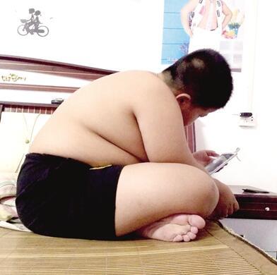 滑縣11歲“小巨人”體重172斤 拼命吃還感覺(jué)餓
