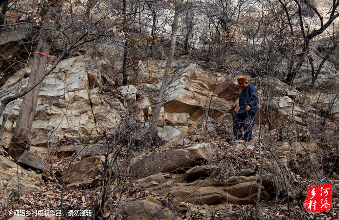 出家人打架，少見;出家人打架還用嘴咬，更是稀罕。嵩山后山一處人跡罕至的半山腰，就住著這樣一位奇葩的出家道士。