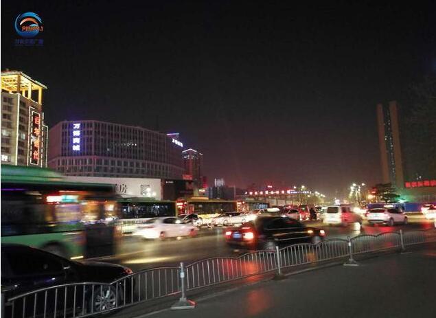 二七廣場嚴(yán)重?fù)矶?車友吐槽一個小時走了5米