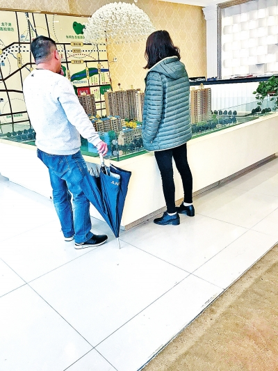 土地5次被查封沒預售證 中牟“星河灣”照常售樓 土地5次被查封沒預售證 中牟“星河灣”照常售樓