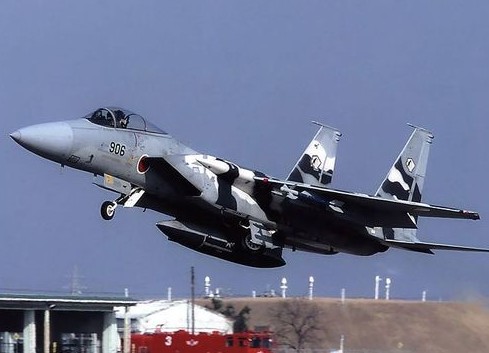 資料圖：日本空軍自衛(wèi)隊F15戰(zhàn)機(jī)。