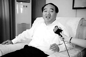 雷政富在不雅視頻曝光后回應(yīng)記者：“那些是假的?！? width=