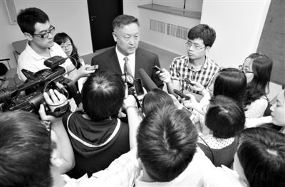 6月5日，商務部新聞辦公室召開“中歐光伏產品貿易摩擦”專題發(fā)布會。發(fā)布會結束后，中國機電產品進出口商會會長張鈺晶接受記者采訪。新京報記者