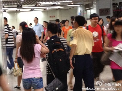 7月22日早上，上海地鐵6號線浦電路站，一男一女發(fā)生激烈口角，女子“指證”男子系“色狼”。