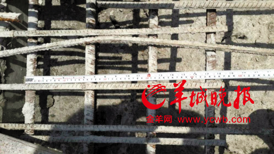 黃建清提供的E出入口鋼筋間距，顯示為15厘米