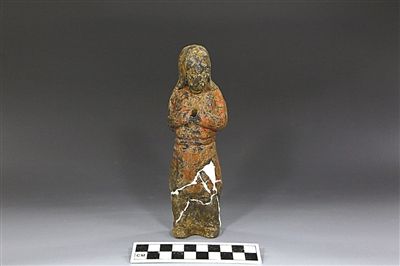 1號墓出土的陶俑。新華社發(fā)