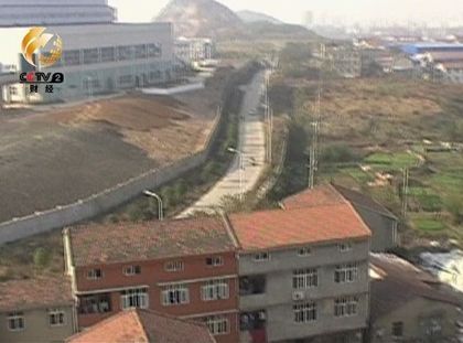 本應(yīng)沒有居民樓的區(qū)域，布滿密密麻麻的樓房