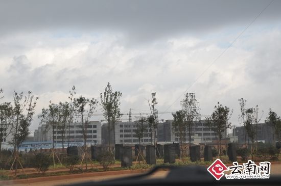 2010年11月的時候，爭議土地上已經(jīng)是密布的高樓群。