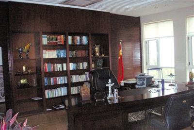 遼寧大學黨委書記被曝光的辦公室。 網(wǎng)絡截圖