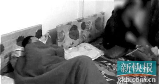 廣州搗毀一男同性戀者聚眾淫亂窩點(diǎn)。視頻截圖