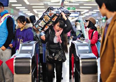 “網絡黃?！迸浒僬讓拵屍?0.1秒發(fā)現(xiàn)退票