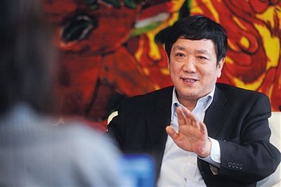 　政協(xié)委員、中國電力投資集團(tuán)總經(jīng)理陸啟洲稱，7800元是其每月基本工資。資料圖片/新京報(bào)記者 楊杰