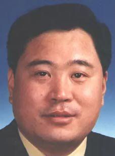 【盤點】“紅色通緝令”嫌犯在國外如何揮霍？