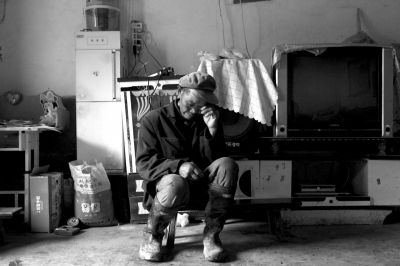 今年73歲的錢智遠(yuǎn)說起女兒錢仁鳳不禁老淚縱橫。