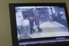 長(zhǎng)沙市救助站提供的監(jiān)控視頻。組圖/記者華劍