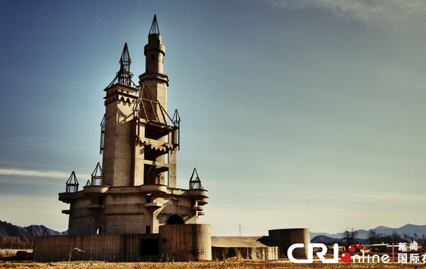 有著“鬼城”、“現(xiàn)實(shí)版的寂靜嶺”、“城堡廢墟”等稱號的城堡。沈湜 攝…