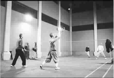 杭州靈隱寺僧侶羽毛球隊(duì)受關(guān)注 稱(chēng)打球亦修行