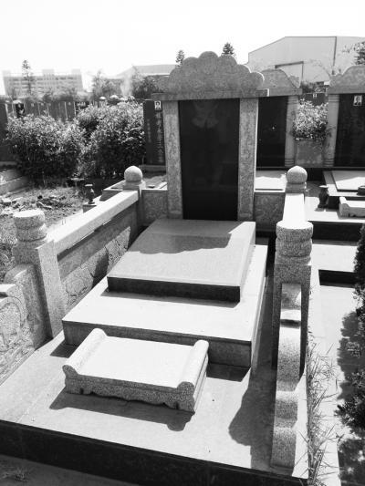 ?？诓糠帜箞@賣活人墓 價(jià)格數(shù)千至十幾萬(wàn)元不等